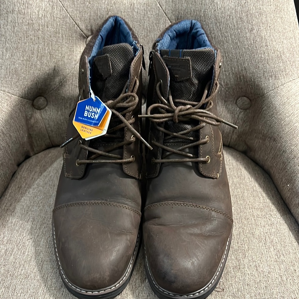 Nunn Bush men’s size 12 MED genuine leather boots. New with tags.
